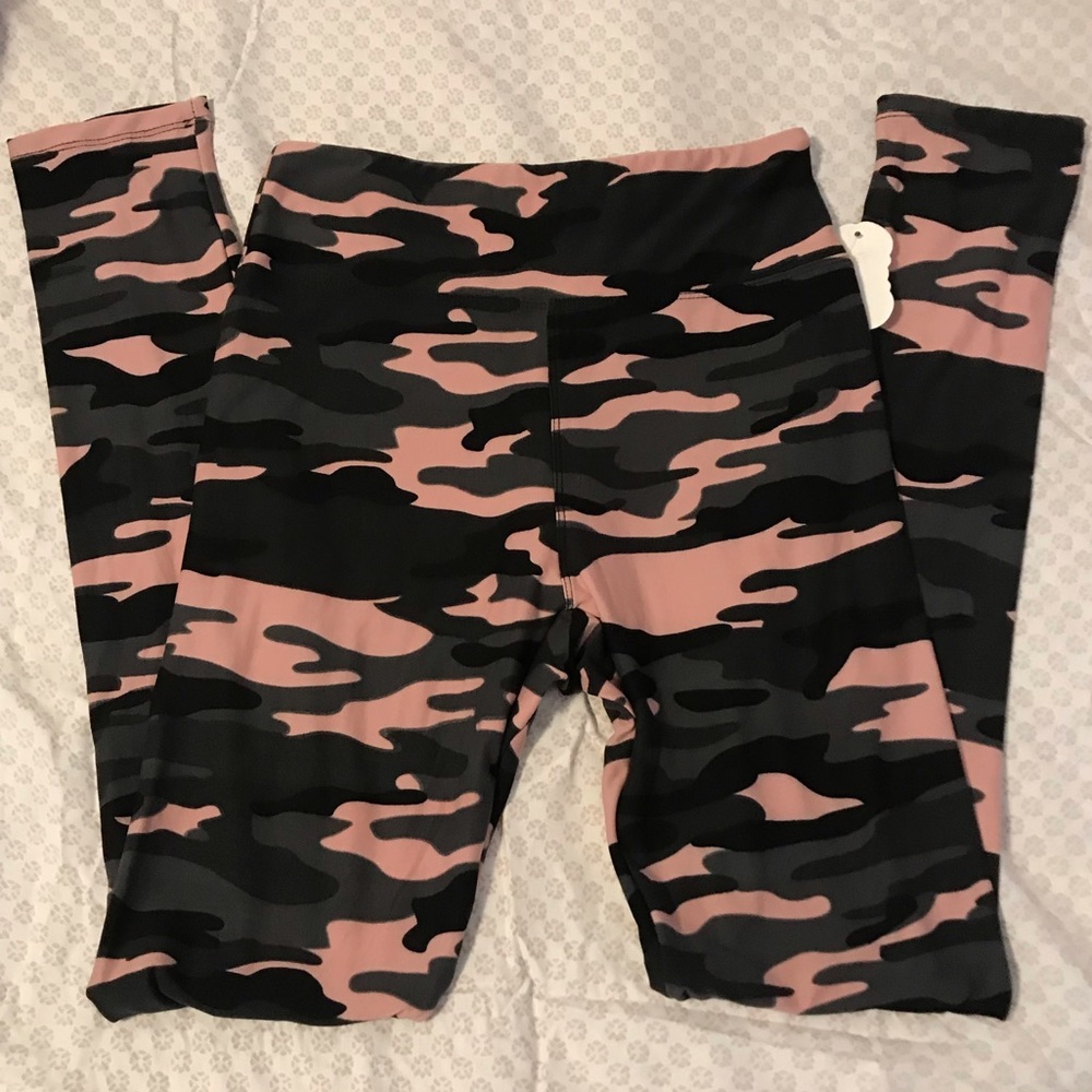 Brand new camo leggings